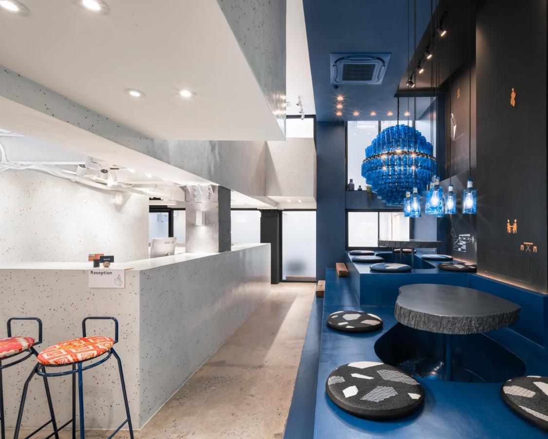 Speck Bangkok Hostel Екстериор снимка
