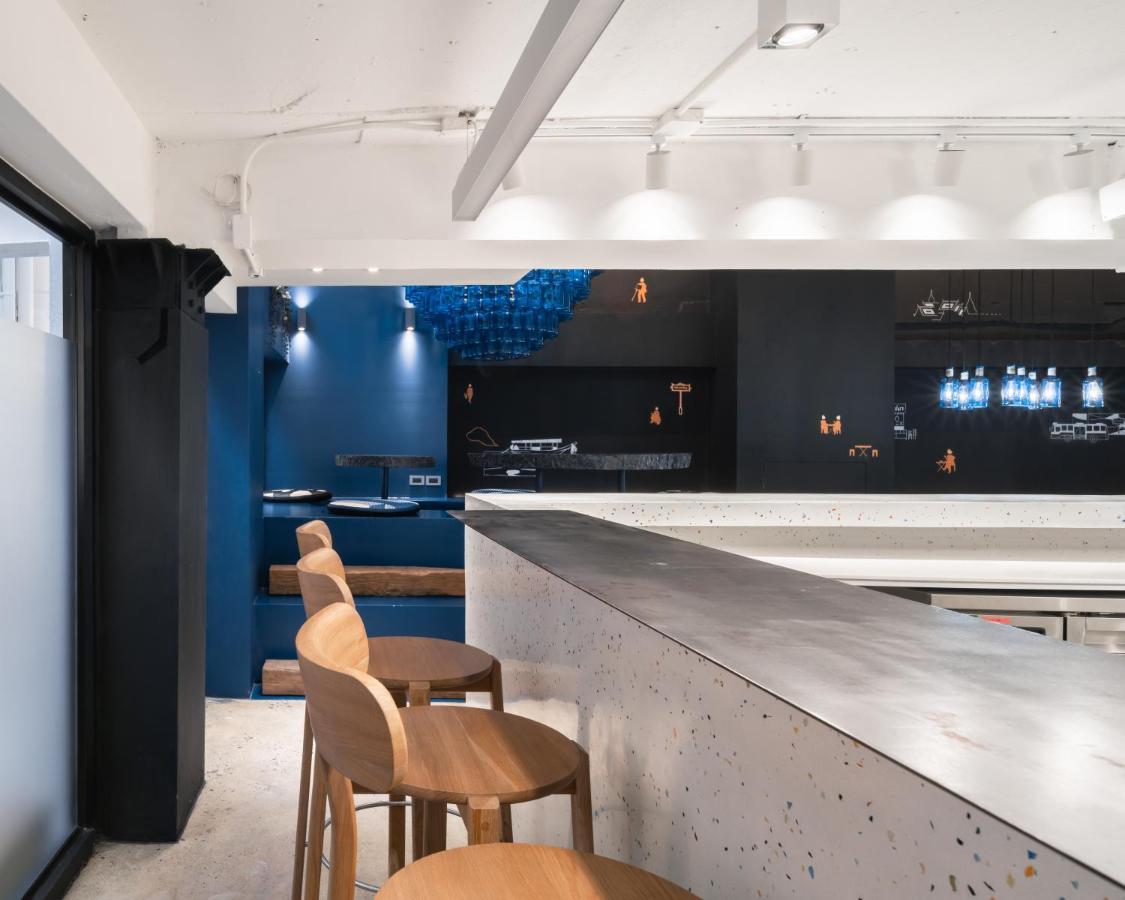 Speck Bangkok Hostel Екстериор снимка