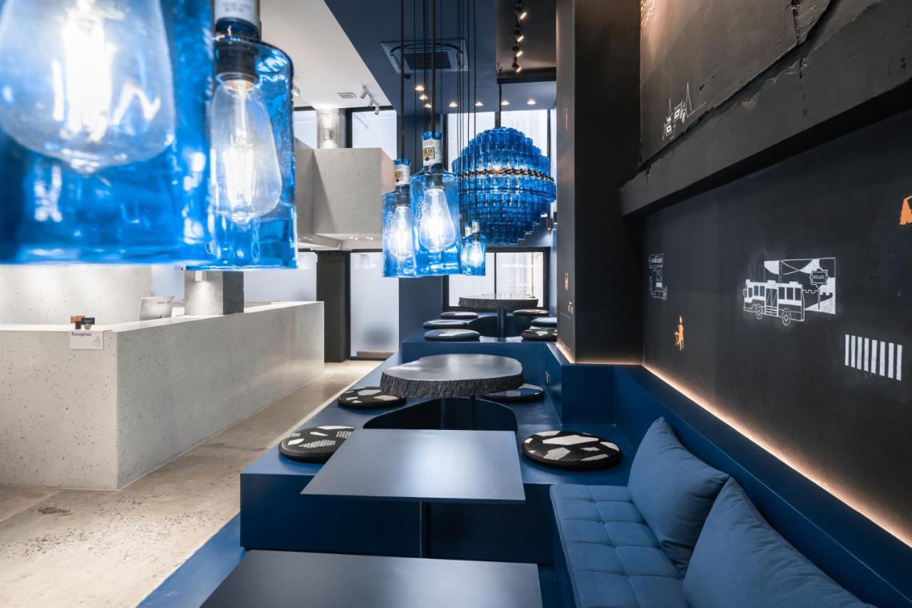 Speck Bangkok Hostel Екстериор снимка