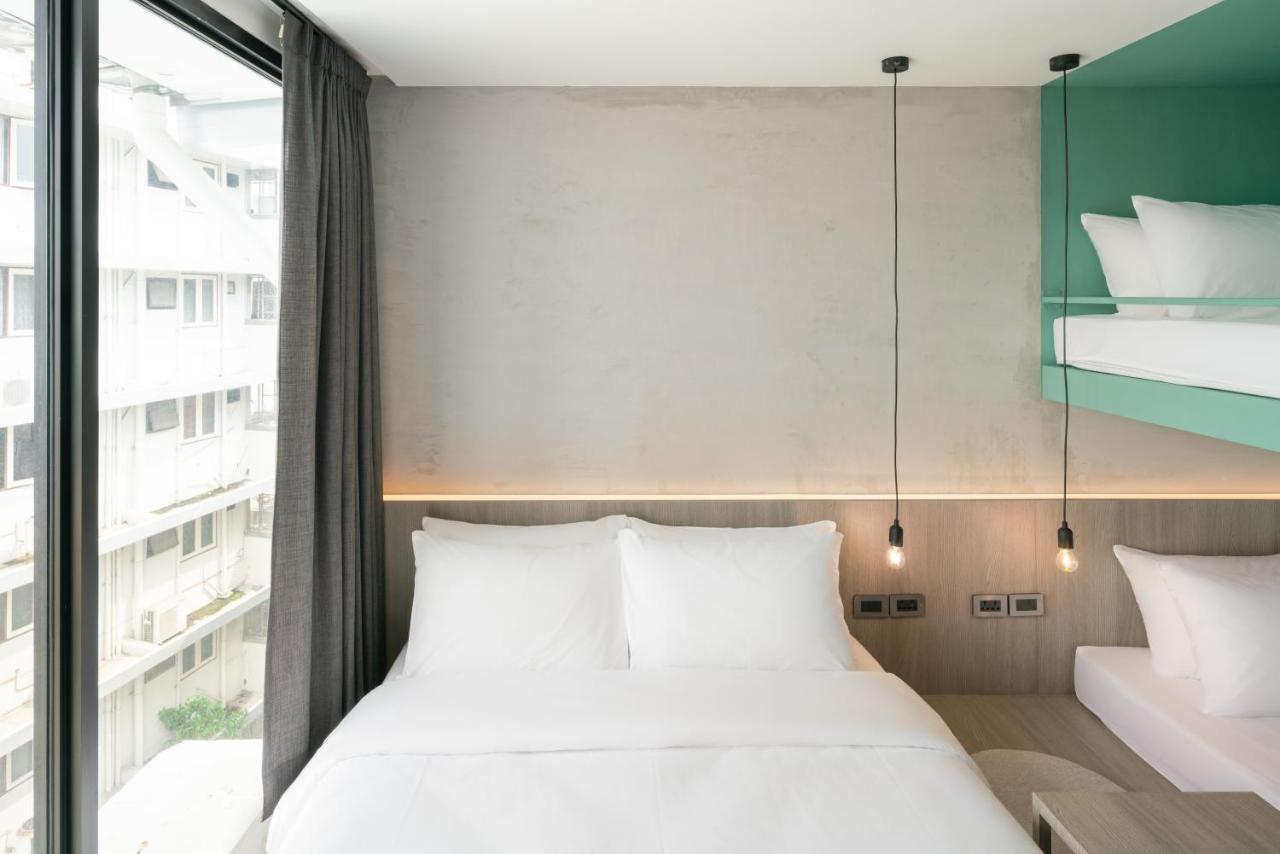 Speck Bangkok Hostel Екстериор снимка