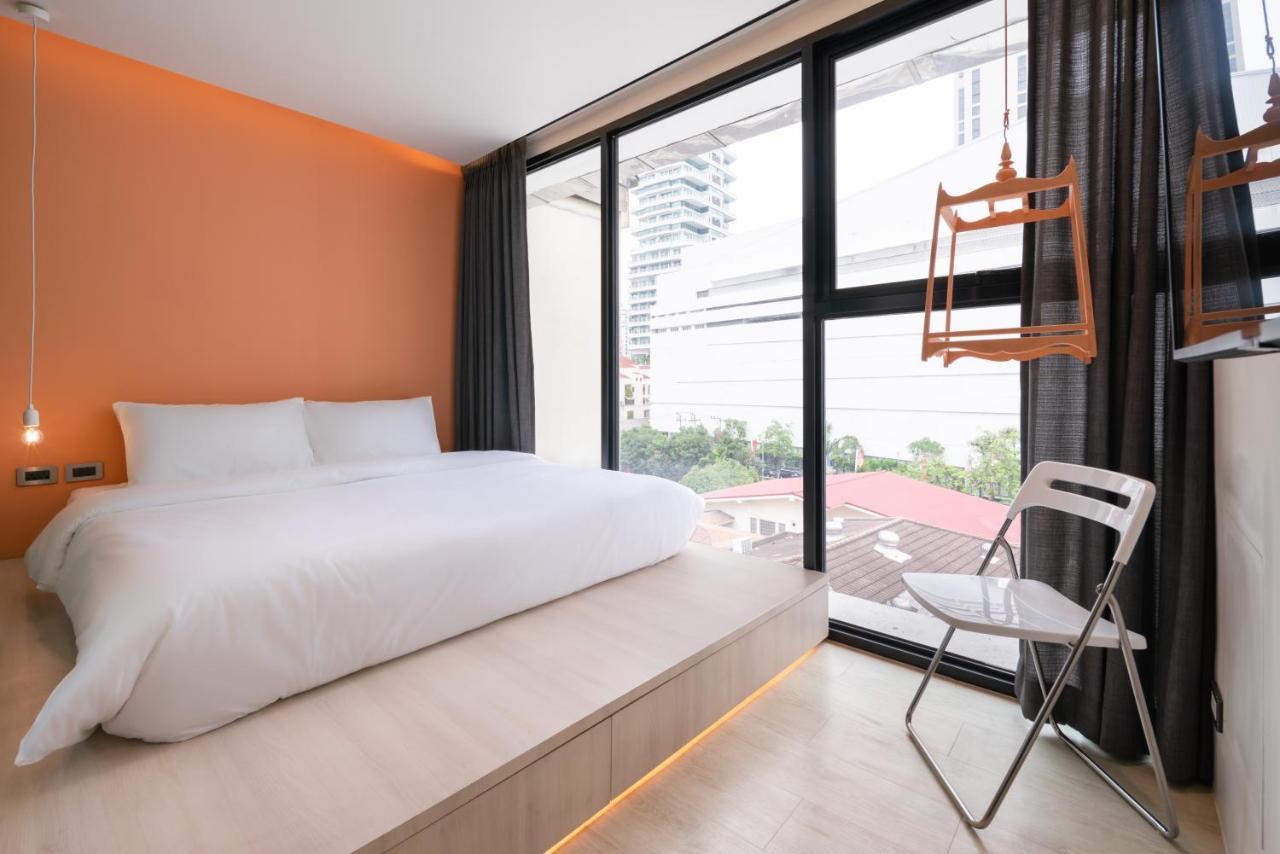 Speck Bangkok Hostel Екстериор снимка