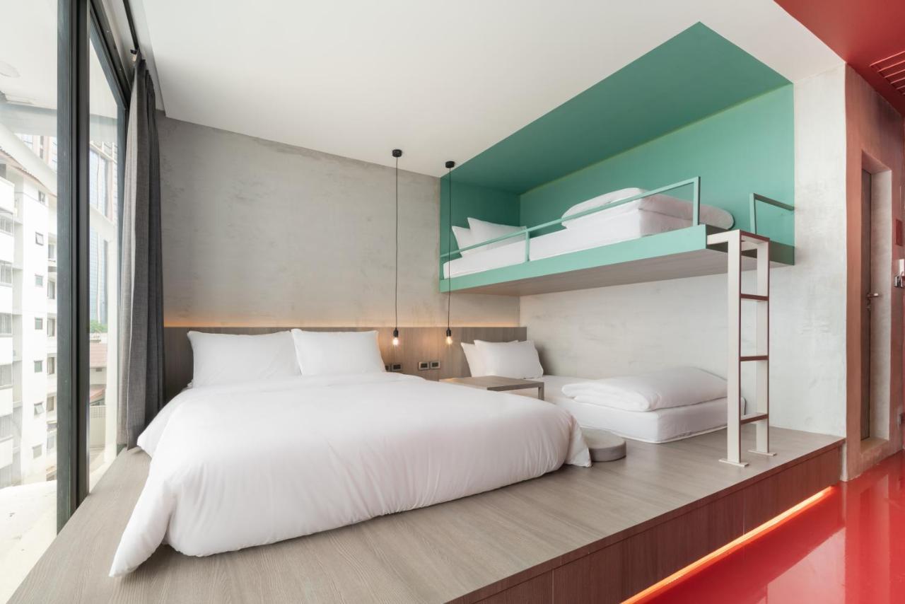 Speck Bangkok Hostel Екстериор снимка